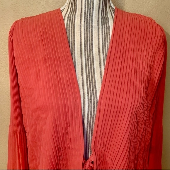 NWT Bar III Wrap Blouse XXS Salmon Orange Pink “Dark Starfish” Bell Sleeves Boho - Picture 4 of 16